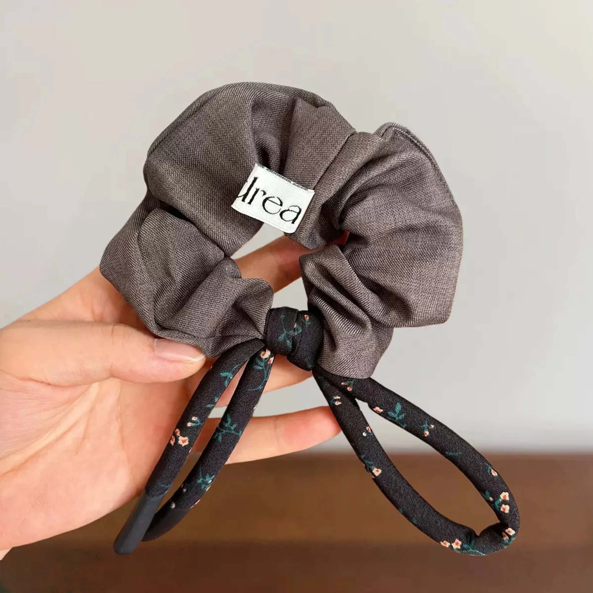 1 Stück koreanischer Stil, High-End-Feeling, kaffeegrauer Blumenknoten, Schleife, Dickdarm-Haargummi, einfaches und vielseitiges Pferdeschwanz-Haarseil – Detail 4