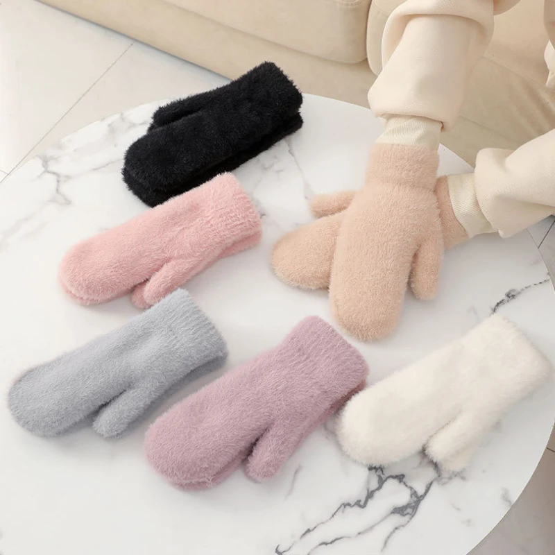 Wholesale Gloves Beige Ribbon Fur Winter Gloves for Women