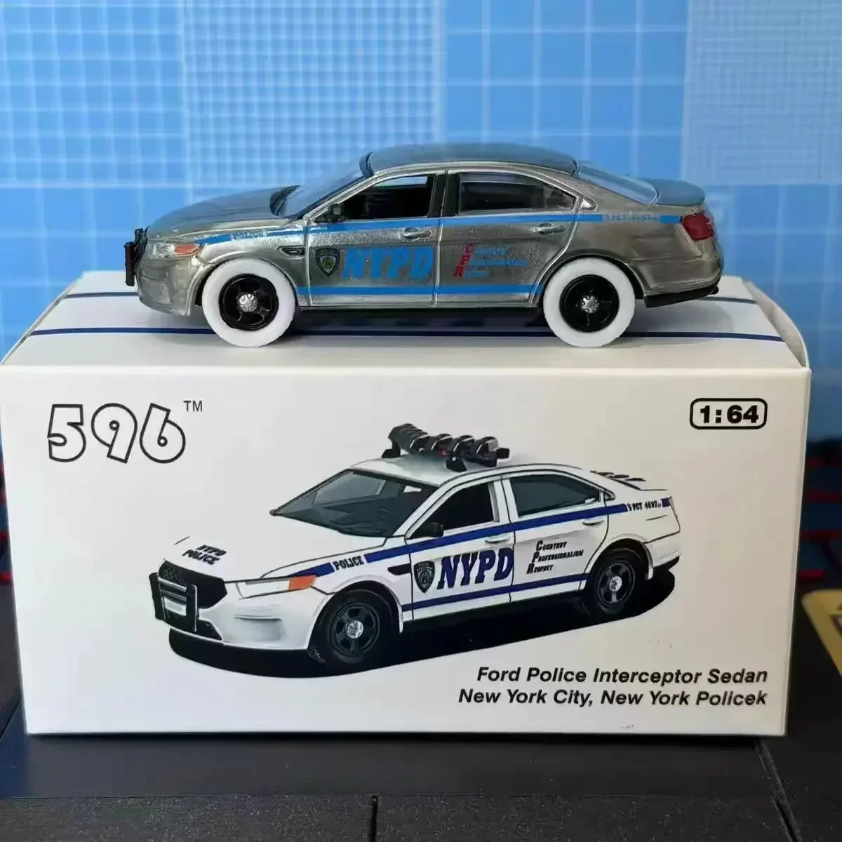 ミニカー 596 model E350 1/64 Brown s-l400.jpg