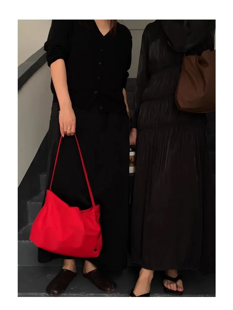 

Designer 2024 New Handbag Large Capacity Tote Bag Shoulder Underarm Brand Luxury Fashion High Quaility Designer Runway
