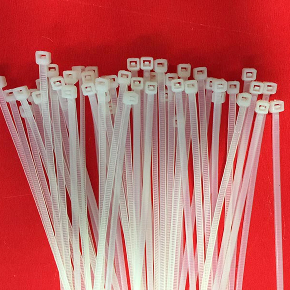 Autobloquant Zip Ties 2 Spécifications 250mmx5mm 200mmx5mm la Chaleur et Résistant aux UV Plastique Câble Wire Ties TOOHUI Lot de 200 Attache de Câble Blanc/Naturel Colliers Serre-Câbles en Nylon 