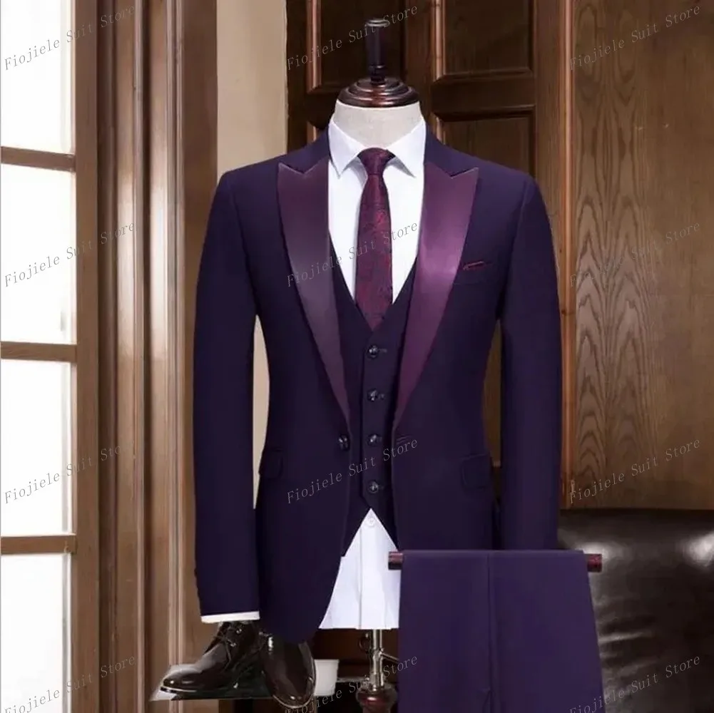 

Purple Formal Men Suits Slim Fit Medium Length Polyester Material 1 set / Opp Bag Men Wedding Tuxedos