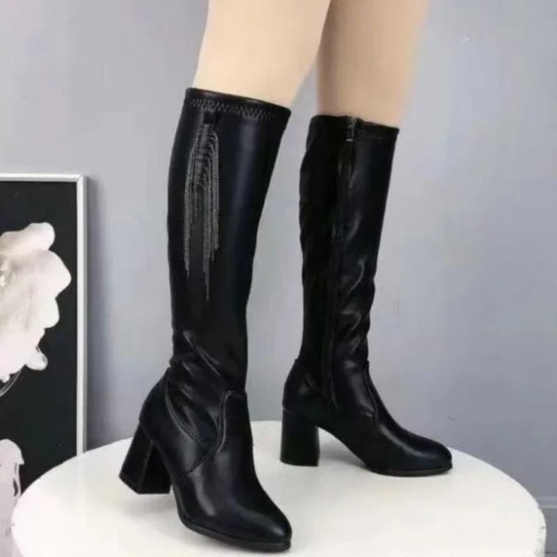 

Зимние новые женские водонепроницаемые Модные сапоги из искусственной кожи, модные привлекательные облегающие удобные теплые женские сапоги до колена с боковой молнией