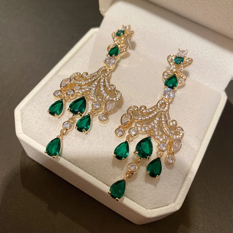 

Gold Vintage Pattern Green Crystal Vintage Long Earrings for Women Jewelry Tassel Water Drop Pendant Korean Accessories Gift
