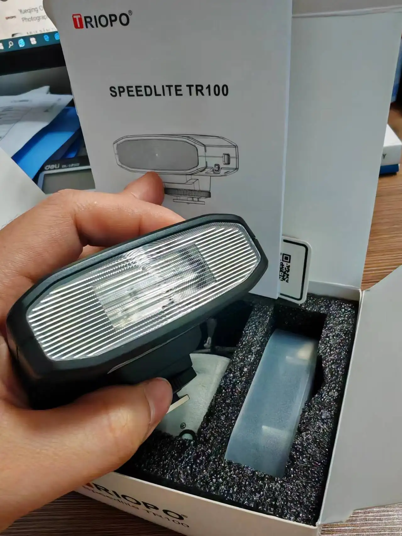 On camera flash Camera flash TRIOPO TR100 Camera Flash Light Mini Speedlite Universal Hot Shoe Mount for Nikon Canon Fuji Sony Panasonic Olympus DSLR Camera