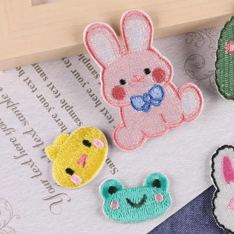 만화 자수 패치 DIY 패치 동물 스티커, 자체 접착 배지, 의류 가방 재킷용 원단 액세서리, 인기 판매