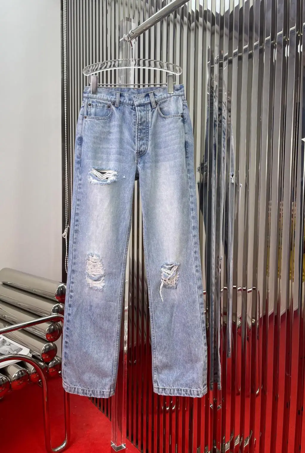 

2023Light blue ripped straight leg jeans women Spring and autumn high waist loose casual cut mopping wide-leg pants