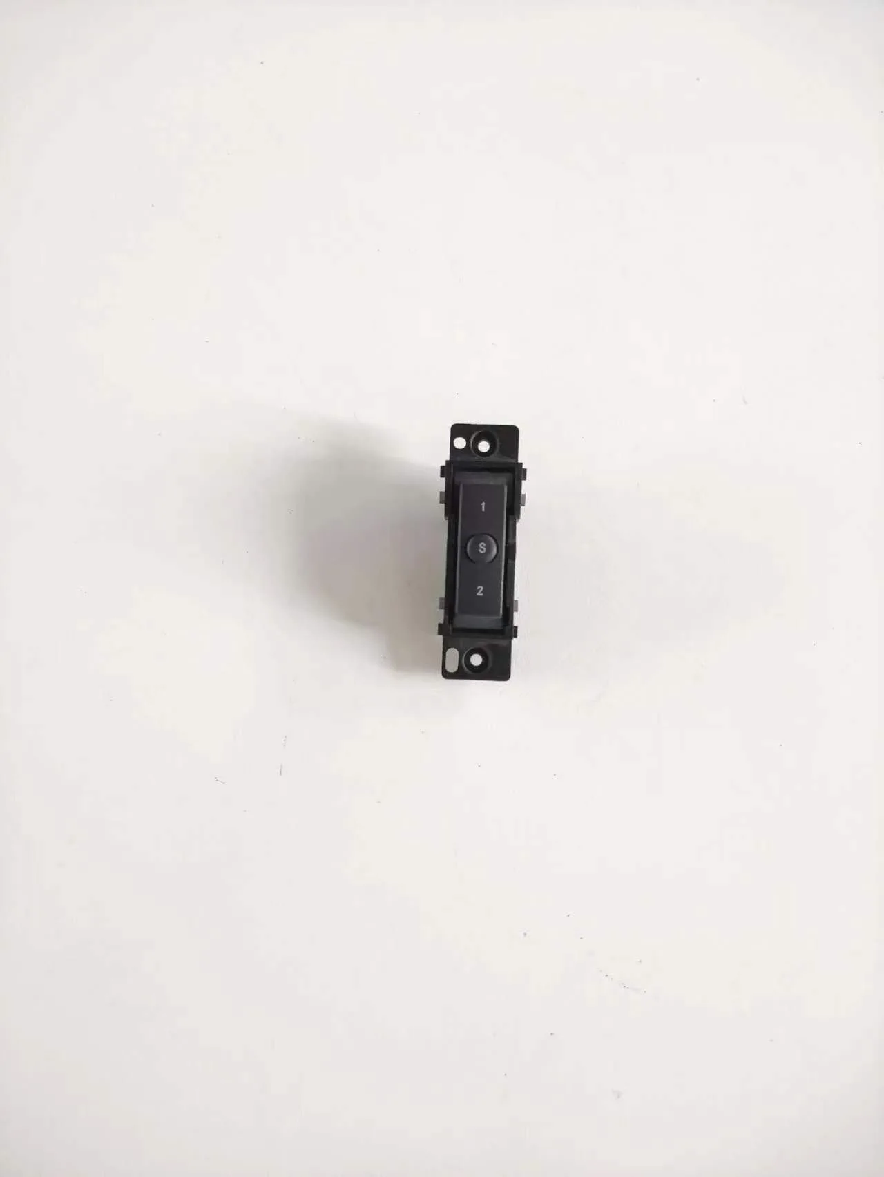 

1 шт. 4602446AB 04602446AB 2005-2010 Регулируемый переключатель памяти для сиденья драйвера для CHRYSLER 300