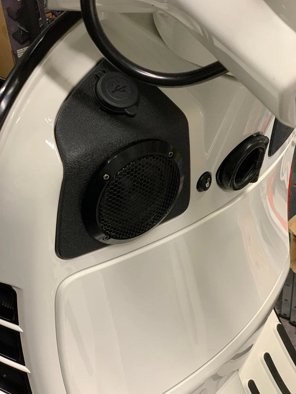 For PIAGGIO Vespa GTS 300 250 GTS300 Accessories Scooter Bluetooth Music Sound Audio Amplifier Speakers Horn System USB Charger