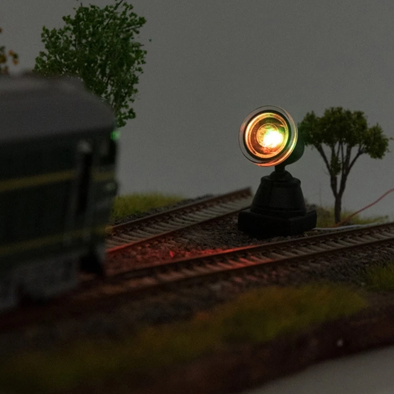1/87 Dollhouse Mini Train Signal Lamp Role-Play Model Traffic Lamp for Sandbox 6 1/87 Dollhouse Mini Train Signal Lamp Role-Play Model Traffic Lamp for Sandbox 6