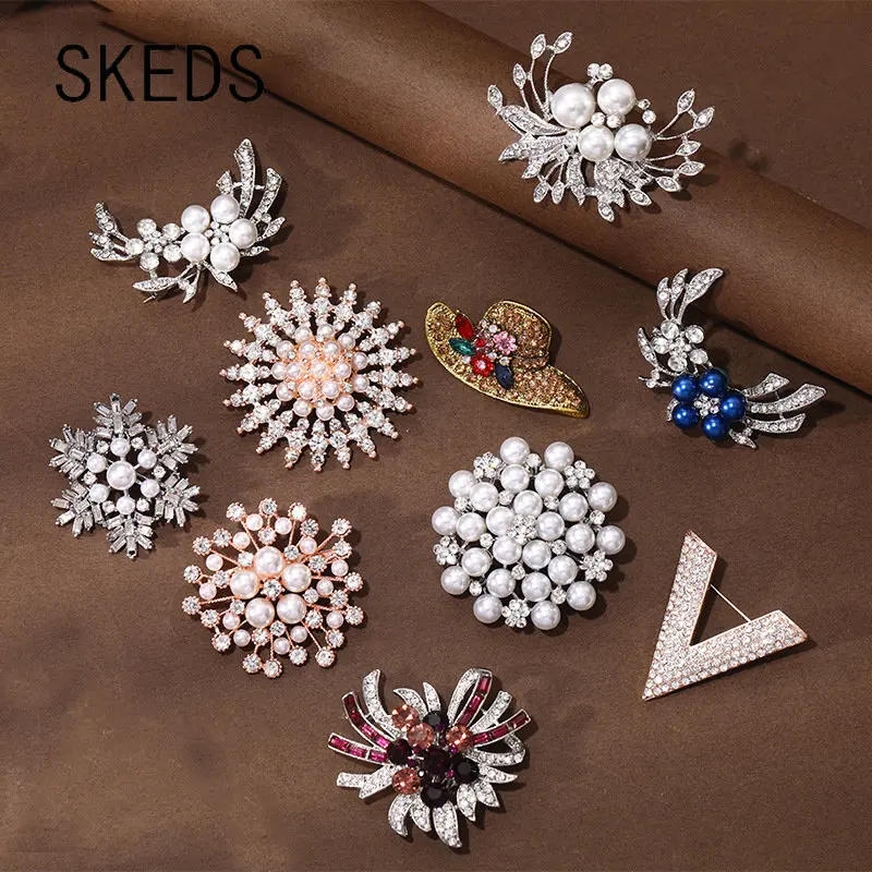 SKEDS Women Fashion Luxury Crystal Flower Brooches Pins Vintage Palace  Style Rhinestone Rose Suit Clothing Brooch Pin Jewelry