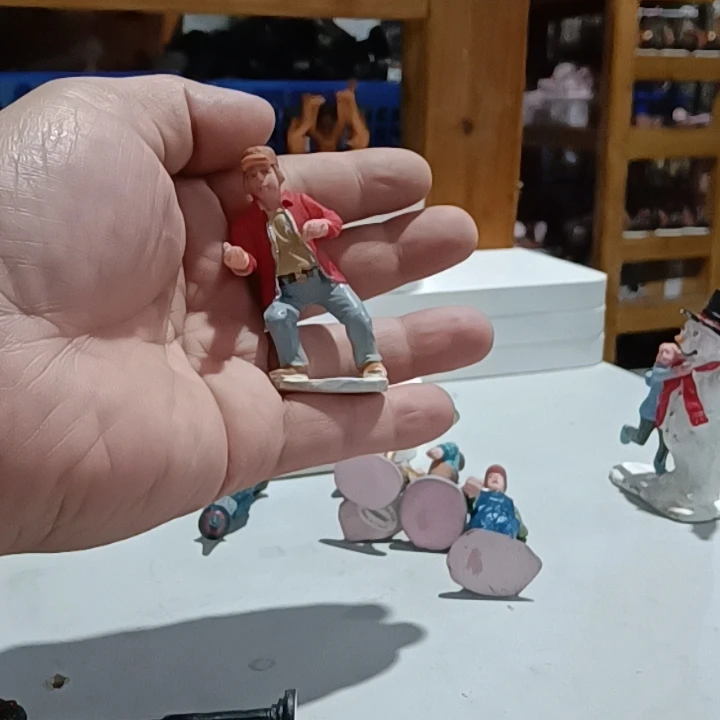

Маленькая полимерная фигурка, психический песок, настольная игра, шкатулка для курсовой терапии, маленький мальчик