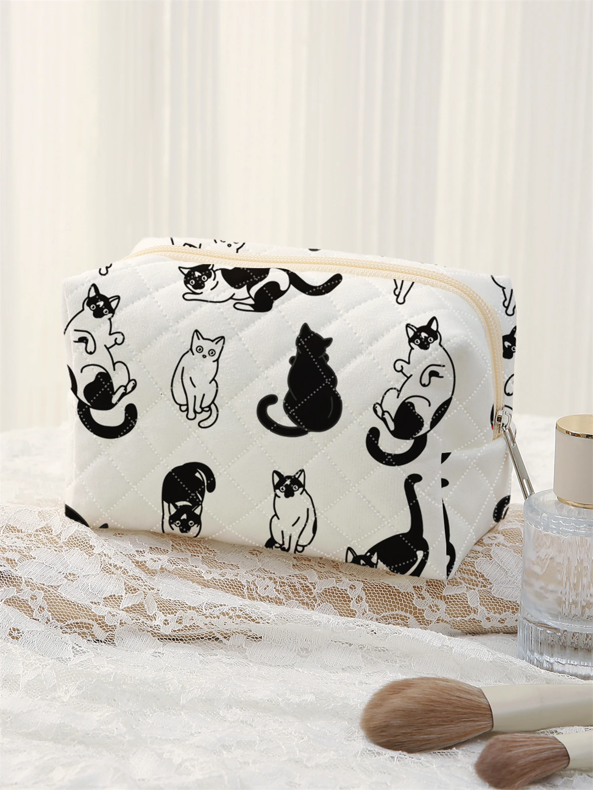 1 Set Portable Makeup Bag, Large Capacity Design, Easily Accommodate Your Cosmetics, Lightweight And Portable For Storing Cosmet