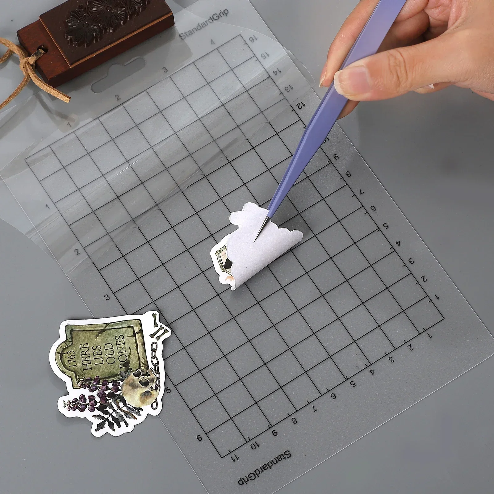 Multifunctional PVC Sticker Ease Peel Assist Tool Mat 1 Pc or 4Pcs/set Creative DIY Journal Material Student Supplies Stationery cutting mat cutting pad