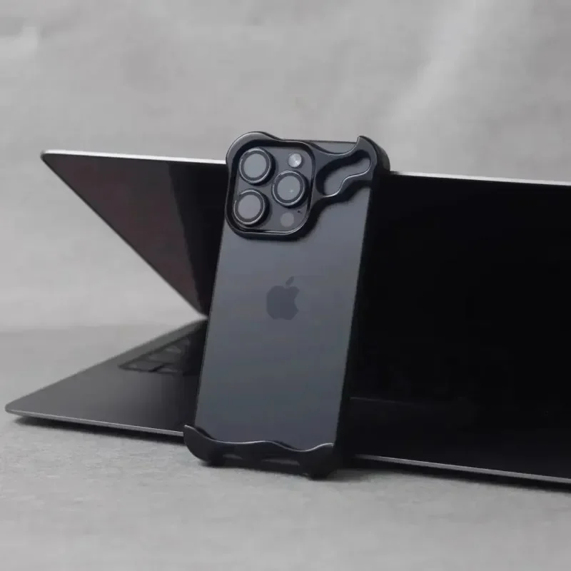 Titanium Shockproof Phone Case with Aluminum Alloy Corner Pads and Lens Protection