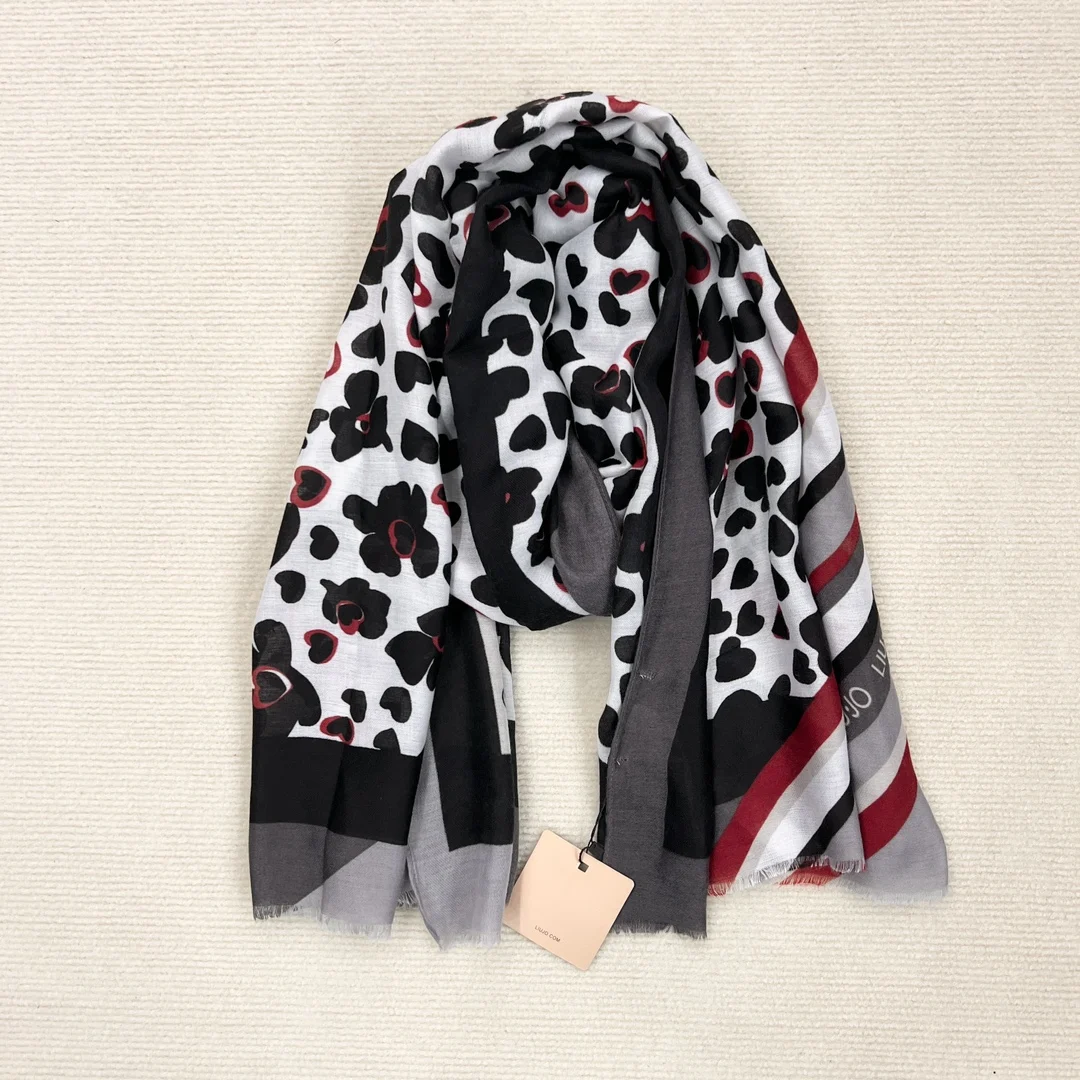 Foreign trade original order: Italian fashion brand liu.jo embroidered printed scarf, warm and sun shading, women's scarf shawl 5