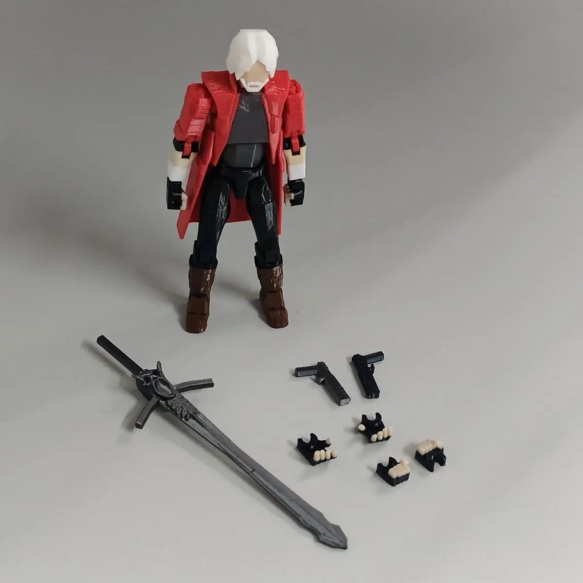 LICHOO Devil May Cry 5 Dante Anime Action Figure Character Collectible Model Statue Toy PVC Figures Desktop Ornaments Festive Gifts