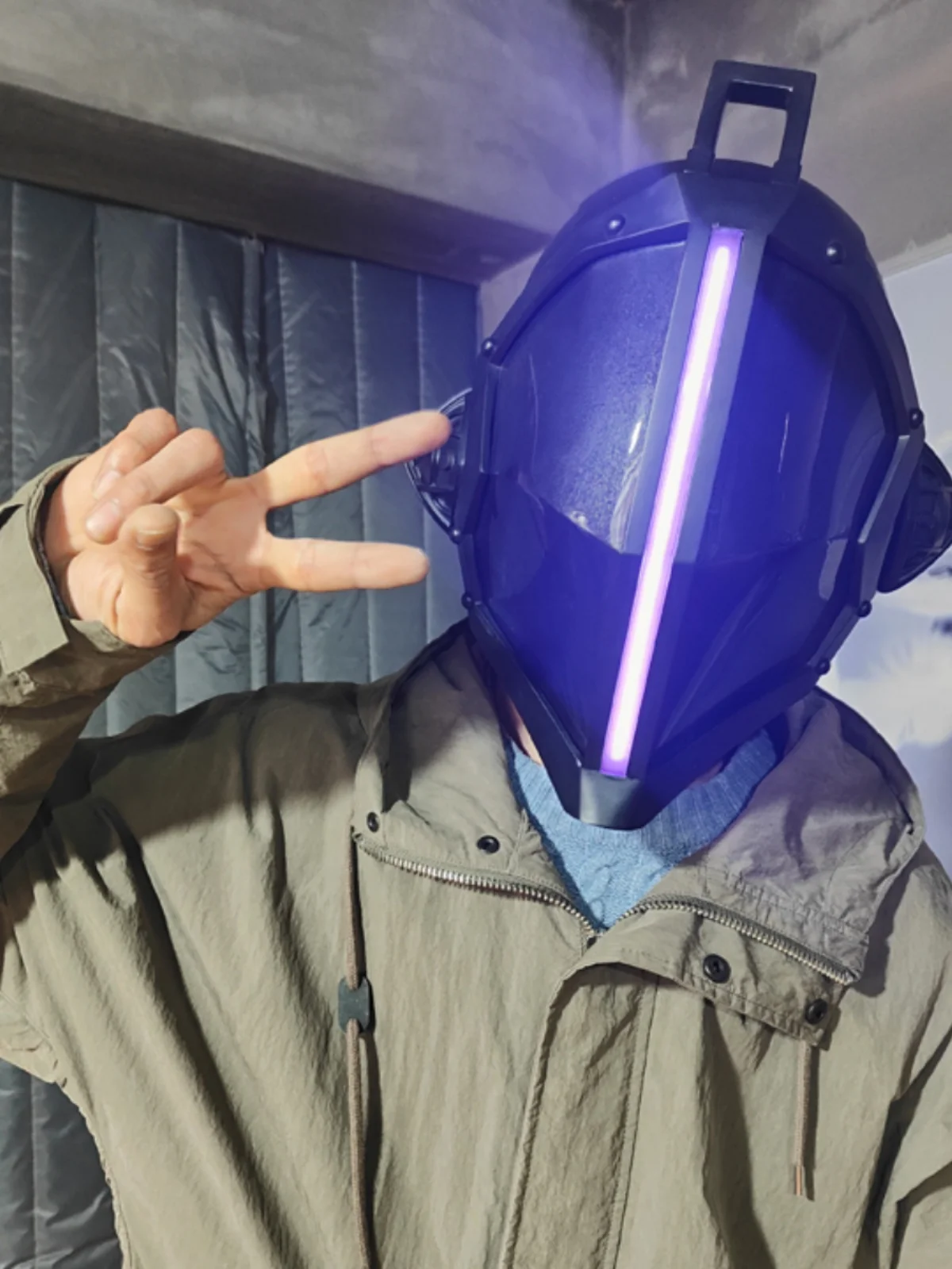 capacete-cosplay-bondrewd-com-luz-led-touch-essencial-para-motocicletas