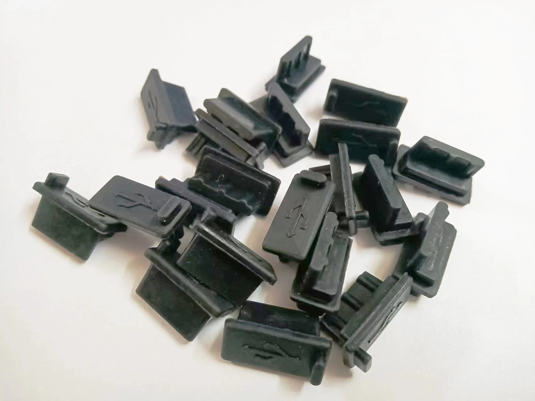 Type c dust plugs 5-10Pcs USB Dust Plug Charger Port Cover Cap Female Jack Interface Universal Silicone Protector Tablet PC Notebook Laptop