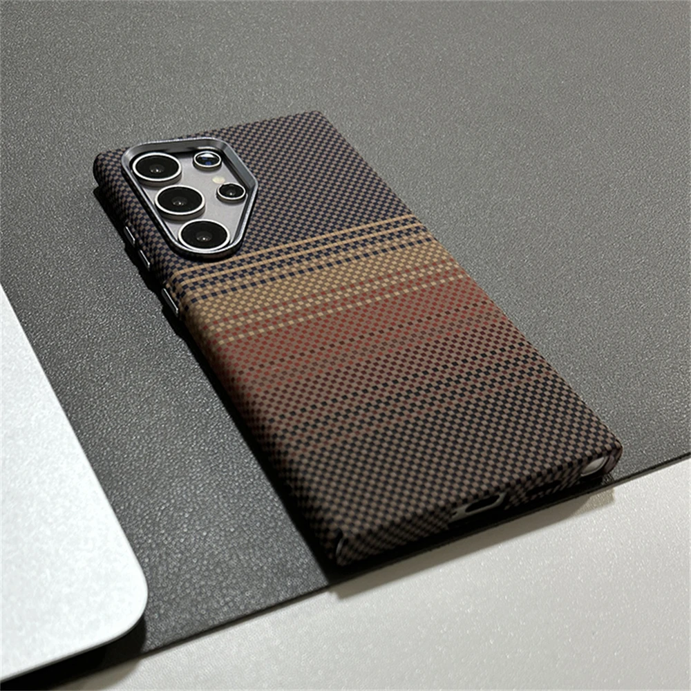 Back view showcasing carbon fiber pattern