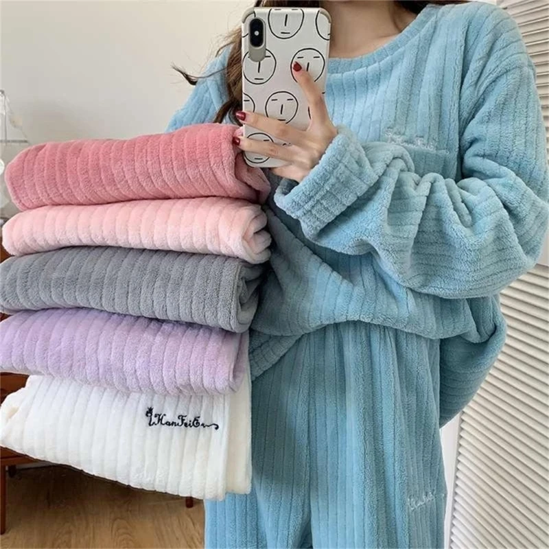 

Fashionable Women's 2 Piece Fall Sleepwear Fleece Pajama Sets Long Sleeve Tops