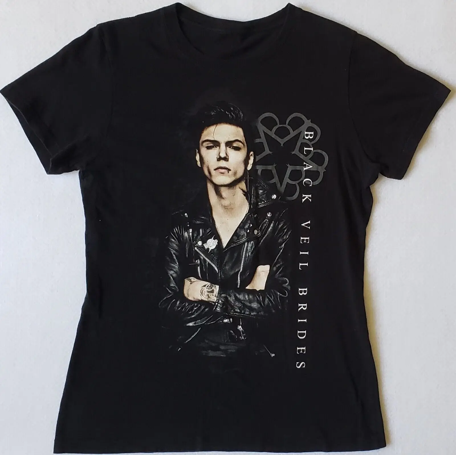 

Футболка для невесты с черной вуалью Энди Biersack младшего размера