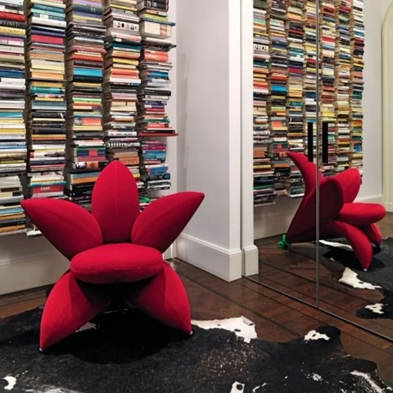 

Lily leisure chair, Italian minimalist living room, small apartment, creative special-shaped horn, petals, flower armrest seat