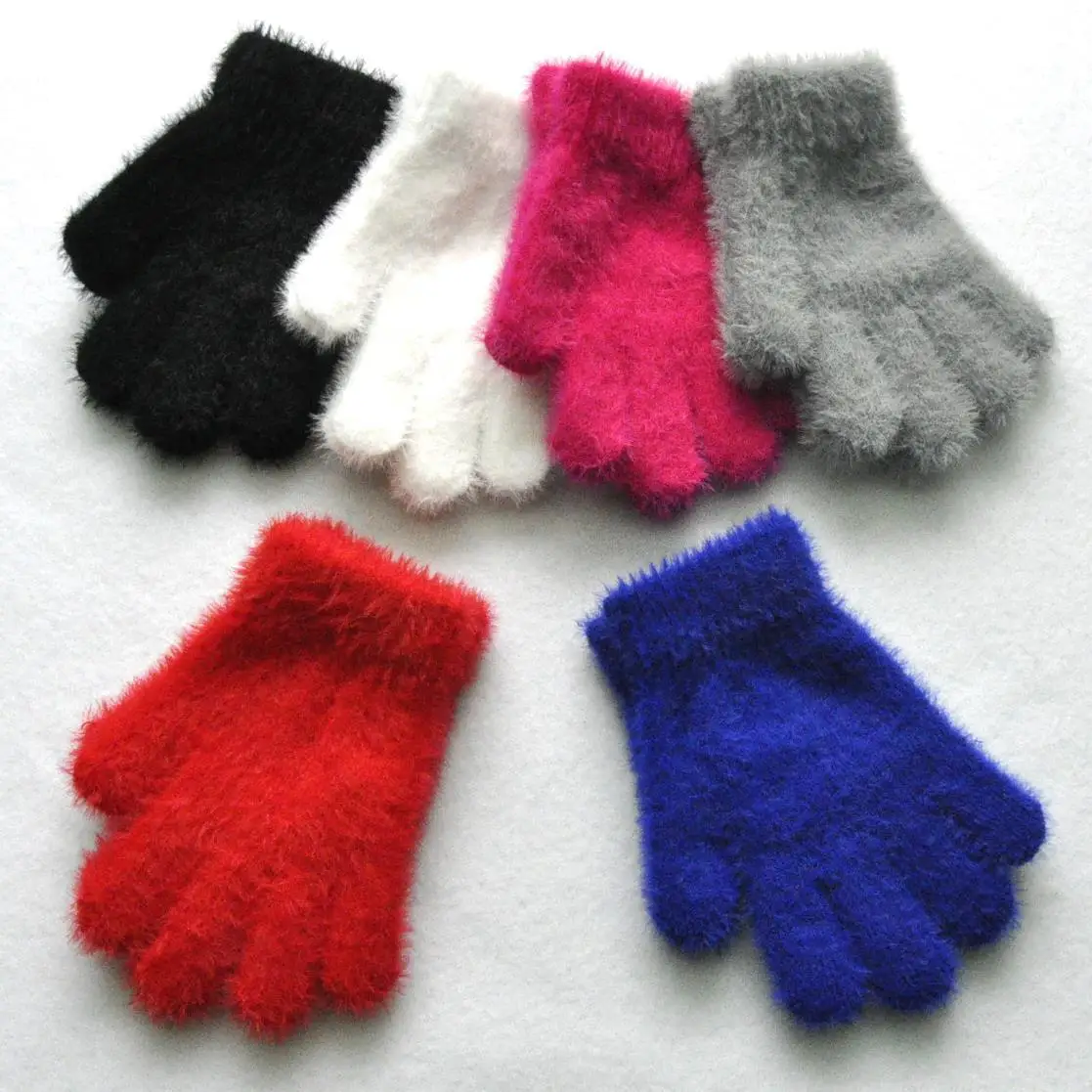 New Warm 3-6 Years Old Children Gloves Winter Baby Faux Sable Solid Thickened Plush Furry Full Finger Mittens Autumn Hand Warmer 2