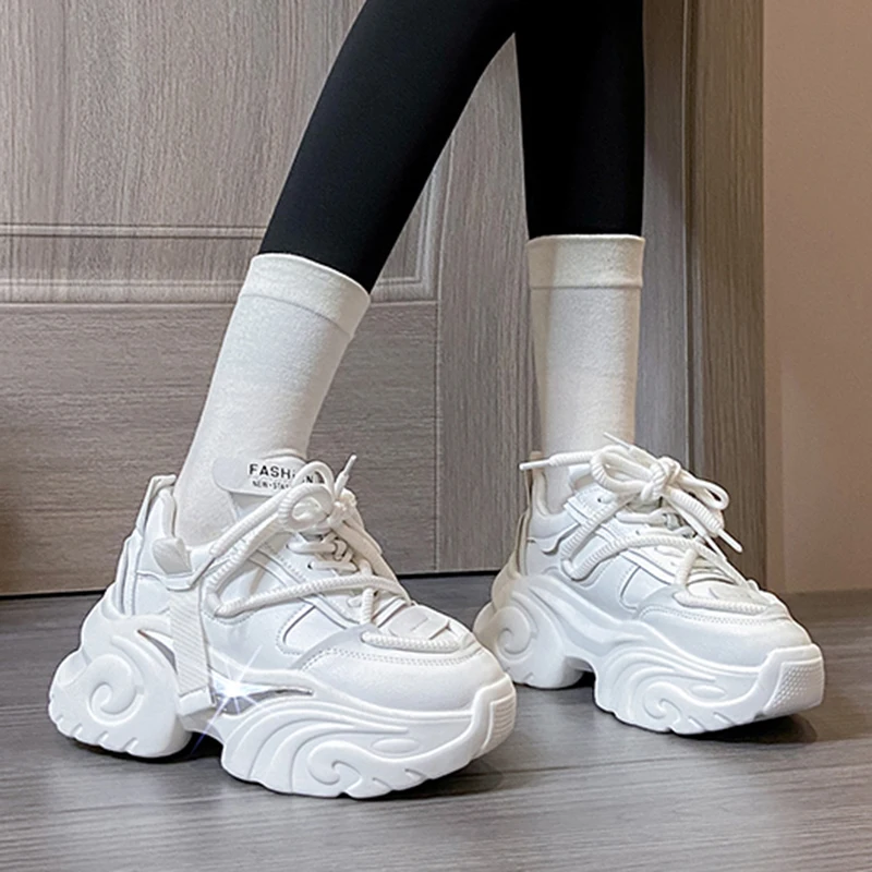 

2023 Autumn New Women's Chunky Sneakers Fashion Platform Sports Shoes for Women Black White Thick Bottom Running Shoes Laides