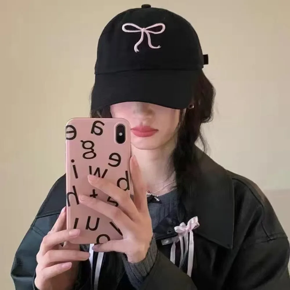 Süße Baseballkappe mit Schleifenstickerei für Damen, einfarbig, koreanische Mädchen-Schirmmütze, Outdoor-Sonnenhut aus weicher Baumwolle mit Snapback-Verschluss – Detail 4