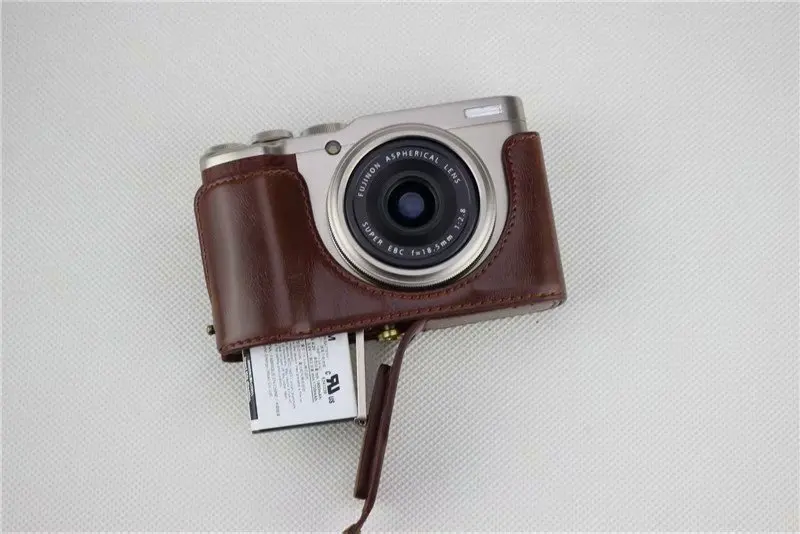 FUJIFILM XF10 未使用純正ストラップ付き FUJIFILM XF10 未使用純正ストラップ付き