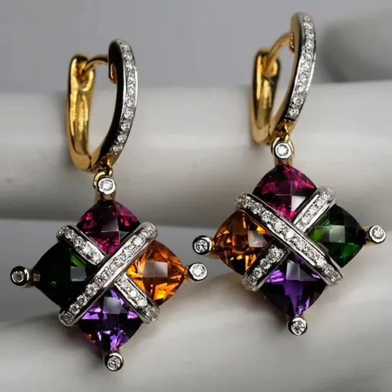 Wunderschöne goldfarbene, mit Zirkonia eingelegte Kupfer-Ohrhänger für Damen, glänzende Ohrringe für den täglichen Gebrauch, Party-Ohrringe, Damen-Modeschmuck