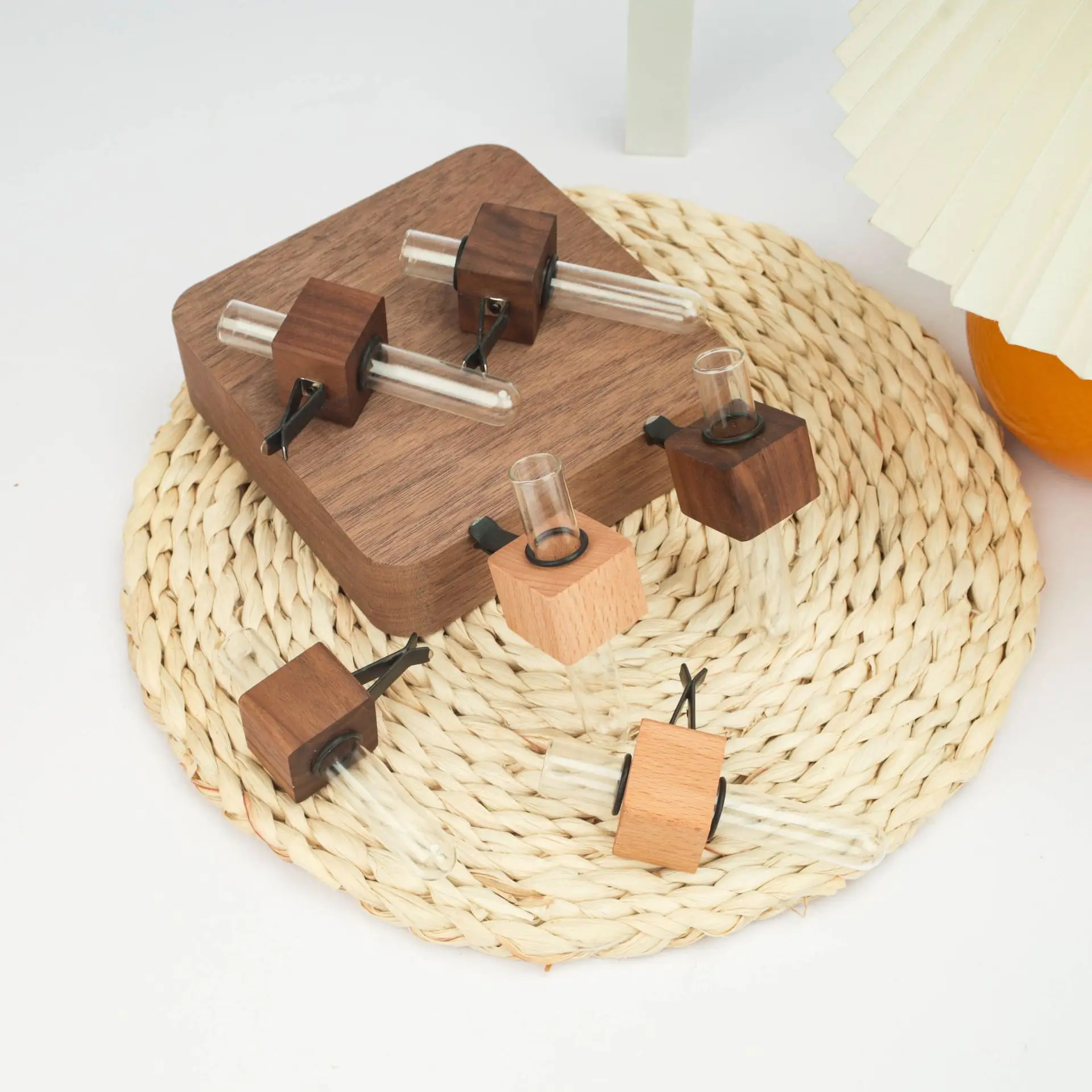 Stable Mini Car Flower Vase Clip Elegant Adjustable Car Vent Flower Vase Walnut and Glass Creative Car Vent Decor Dashboard