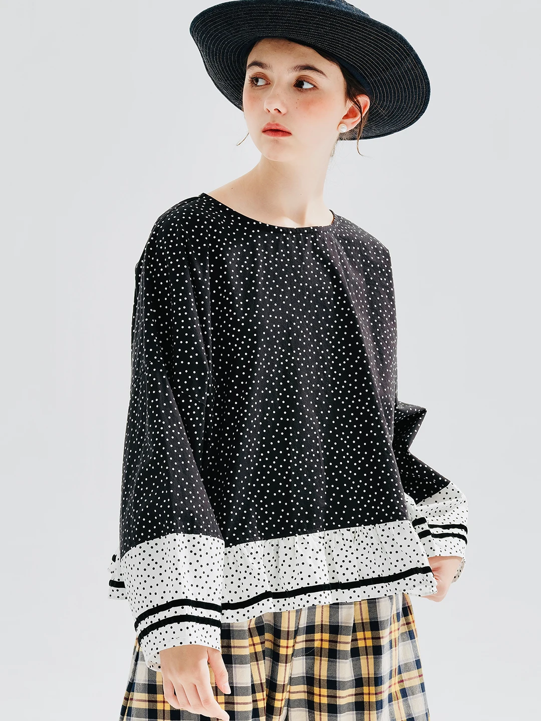 imakokoni 2023 early autumn new polka dot black and white splicing long sleeve shirt female pure cotton thin 234207