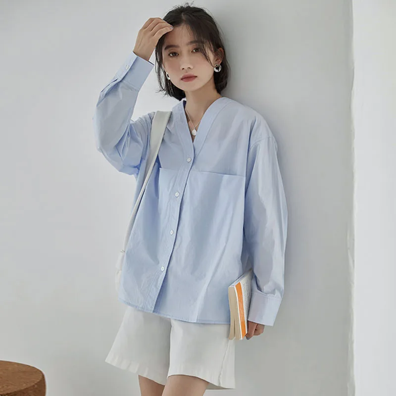 

Женская рубашка с V-образным вырезом, голубая однобортная простая универсальная рубашка с V-образным вырезом, лето 2023