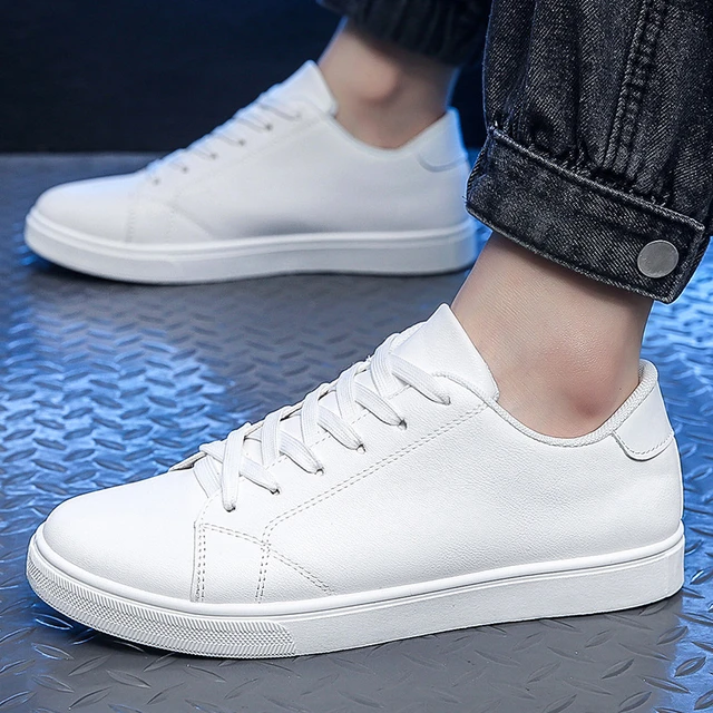 10 Best White Sneakers for Men in India (2024)