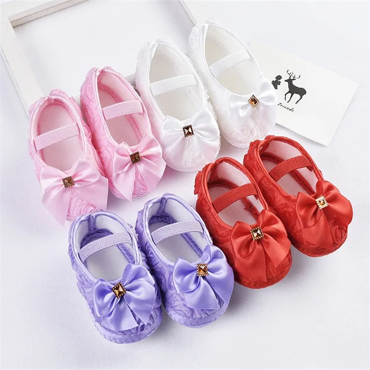 

Soft-soled baby shoes for princesses, suitable for 0-1 year olds. Ideal for spring and autumn. Bow design for girls aged 3-6-9