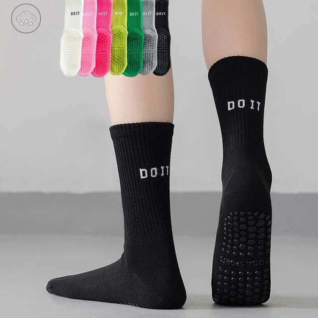 3 Pairs Yoga Socks for Women Cotton Simple Solid Mid Calf Sports Socks Pilates Socks Dance Fitness Training Cushion Yoga Socks 5
