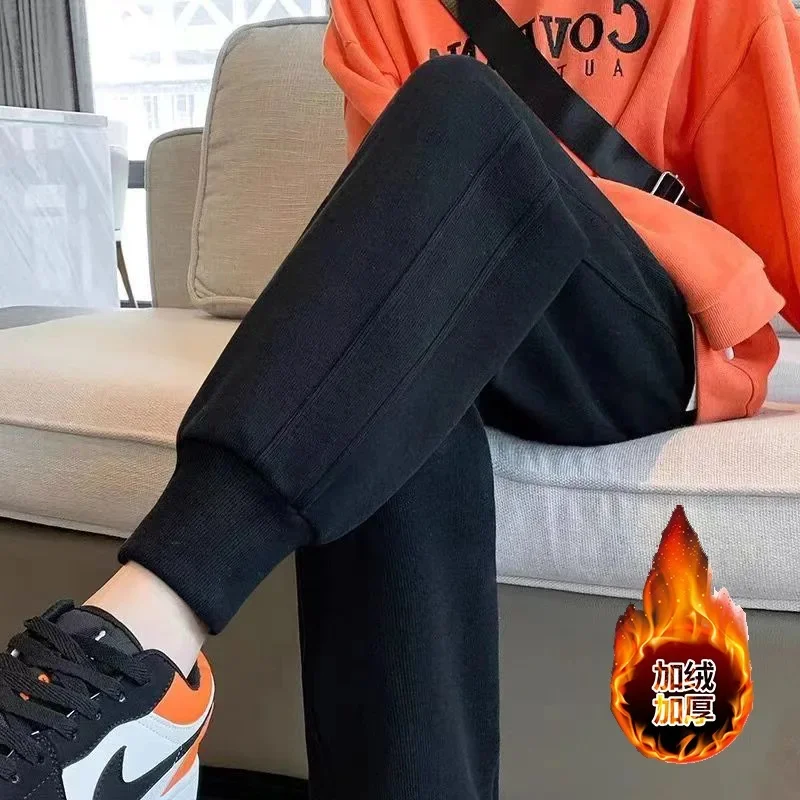 Threaded port/Black-fleece-lined