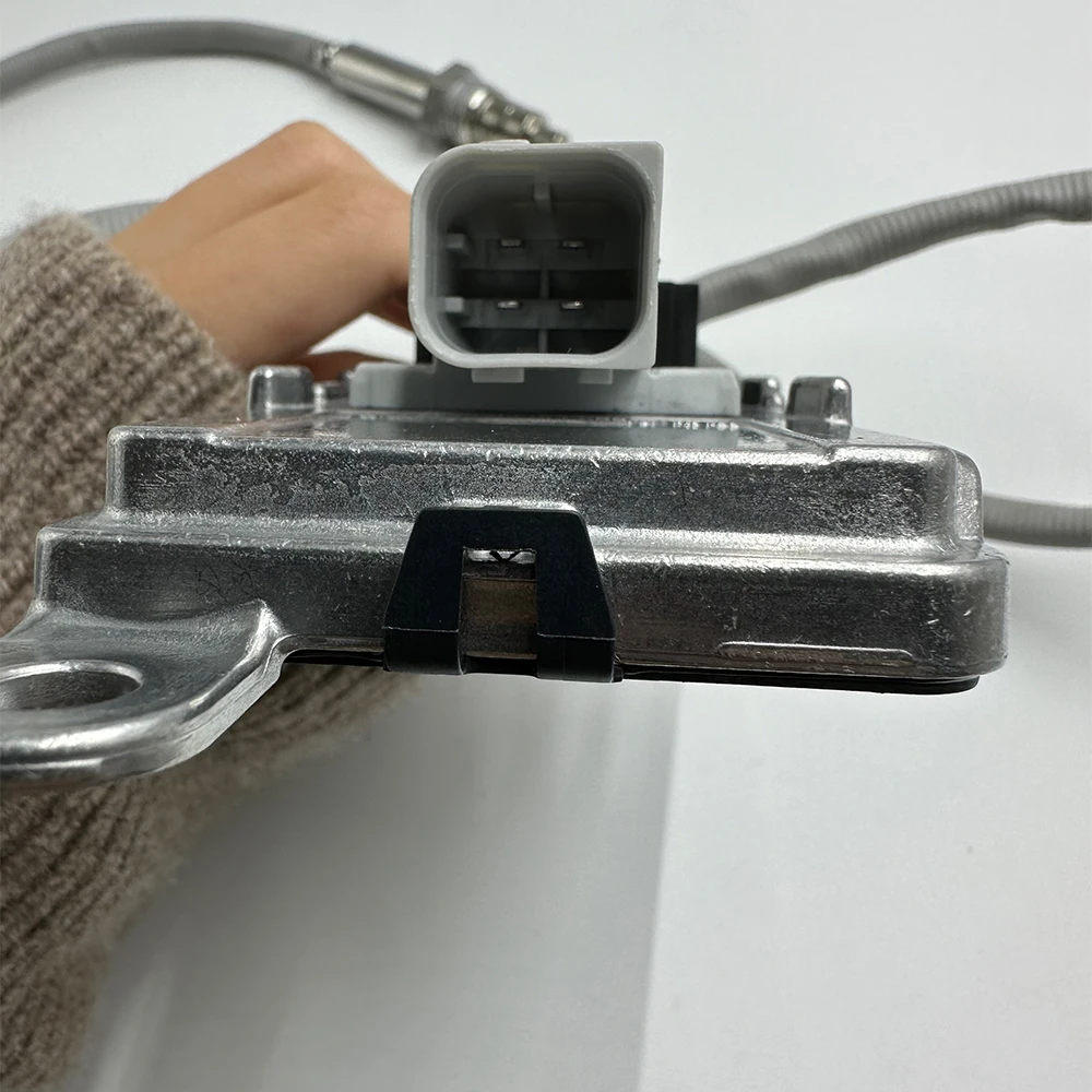 High Quality for NGK Probe 2294290 5WK97400 NOX Oxygen Sensor 2064768 2247380 2296800 Made In Germany For Scania Euro 6 Truck 6