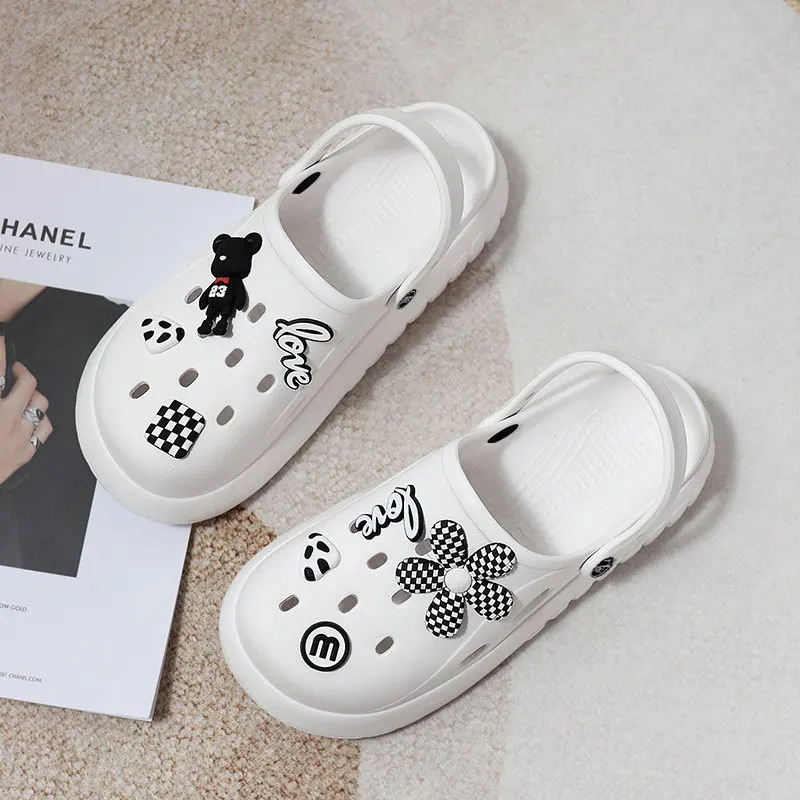 Women Clogs 2024 New Arrival Soft EVA Thick Platform Slippers Comfortable Garden Shoes Fashion Beach Sandals