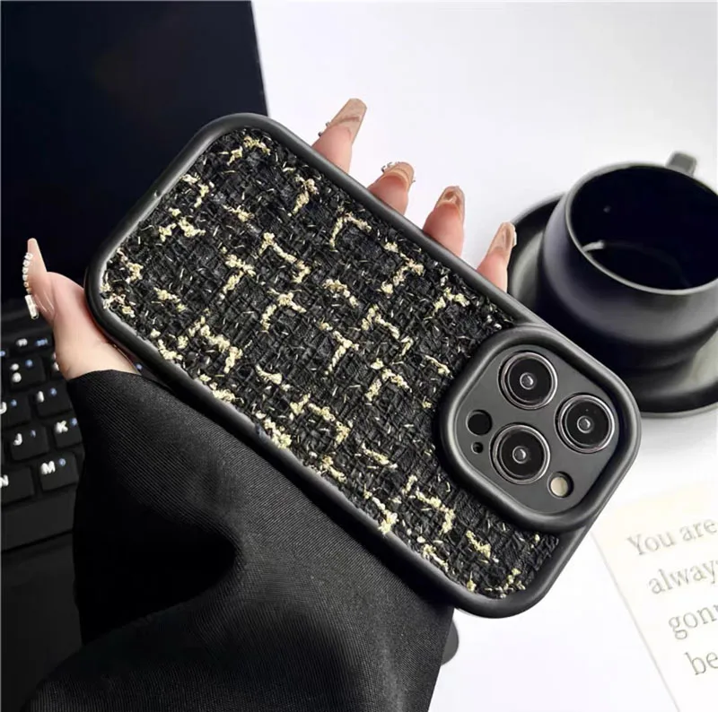 Custodia per telefono in tessuto peloso invernale in peluche per iPhone 15 14 11 12 13 Pro Max Estetica Fuzzy Lattice Stile Coreano Morbido_voghion.com