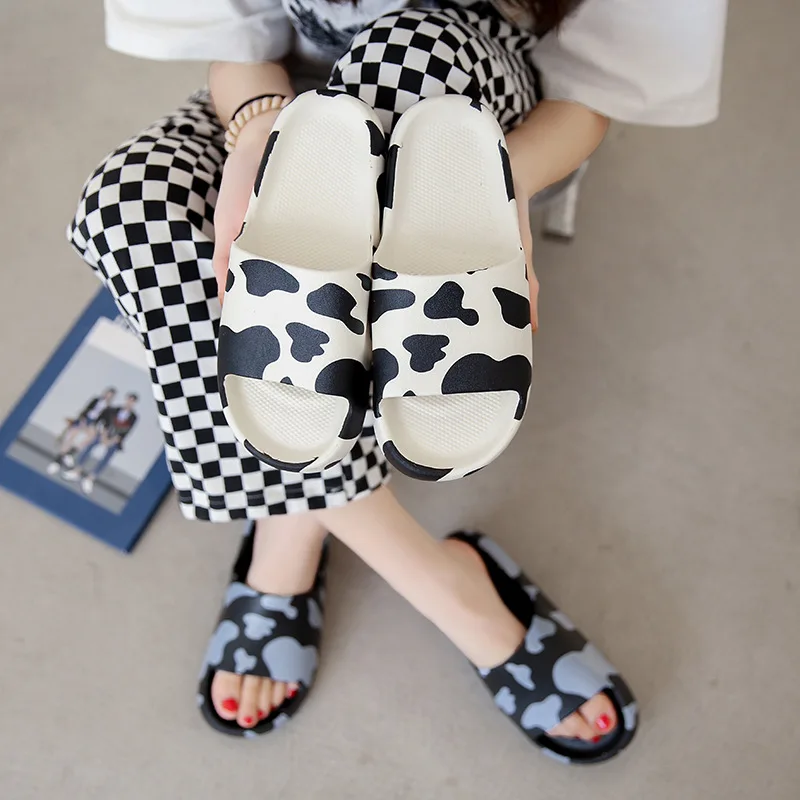 

Cute cow slippers women's summer home Korean version ins thick bottom home non-slip bath sandals outside wear