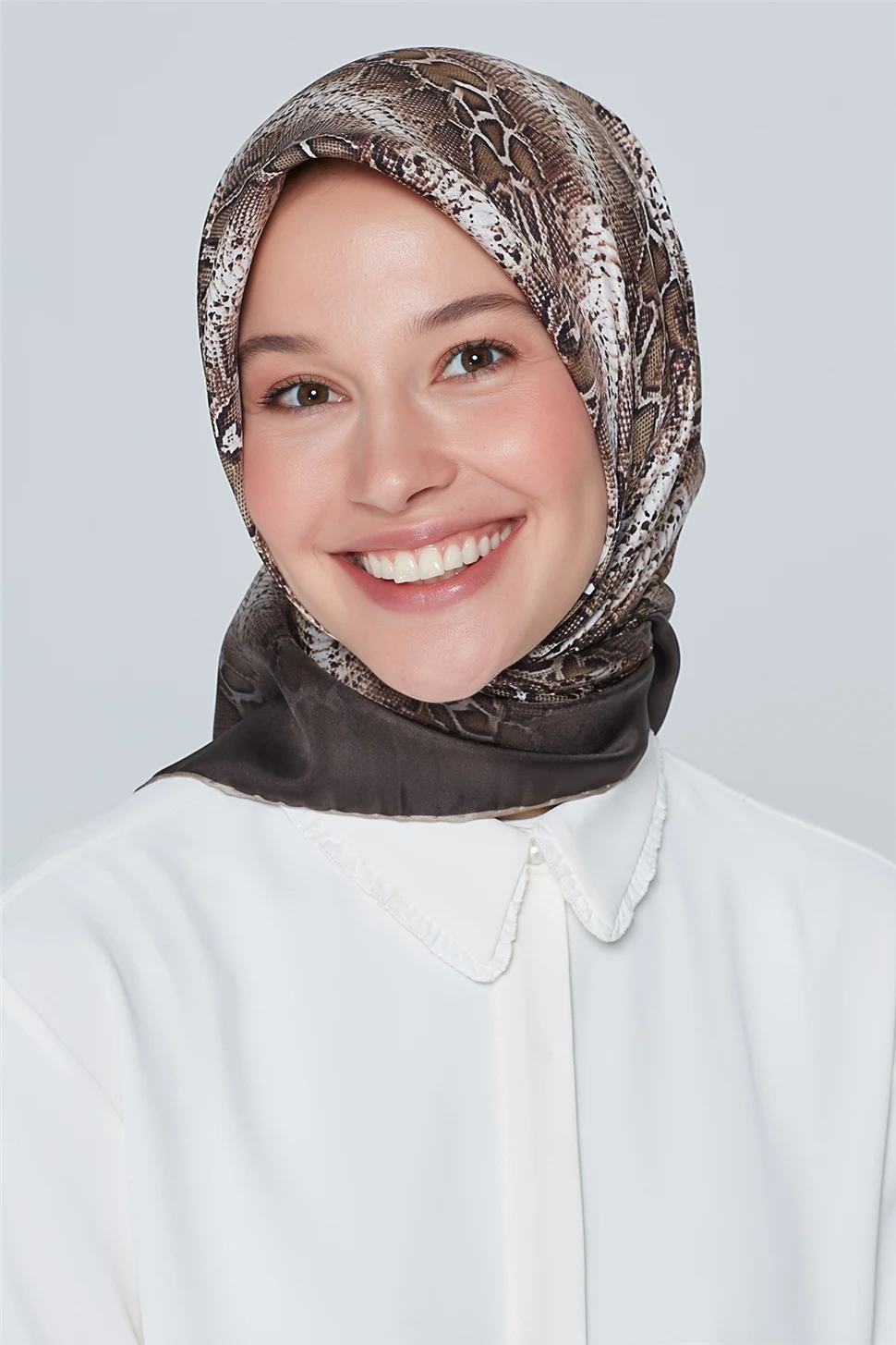 Armine Nostalgia Twill Silk Scarf 19 Ya8275 09 | Тематическая одежда и униформа