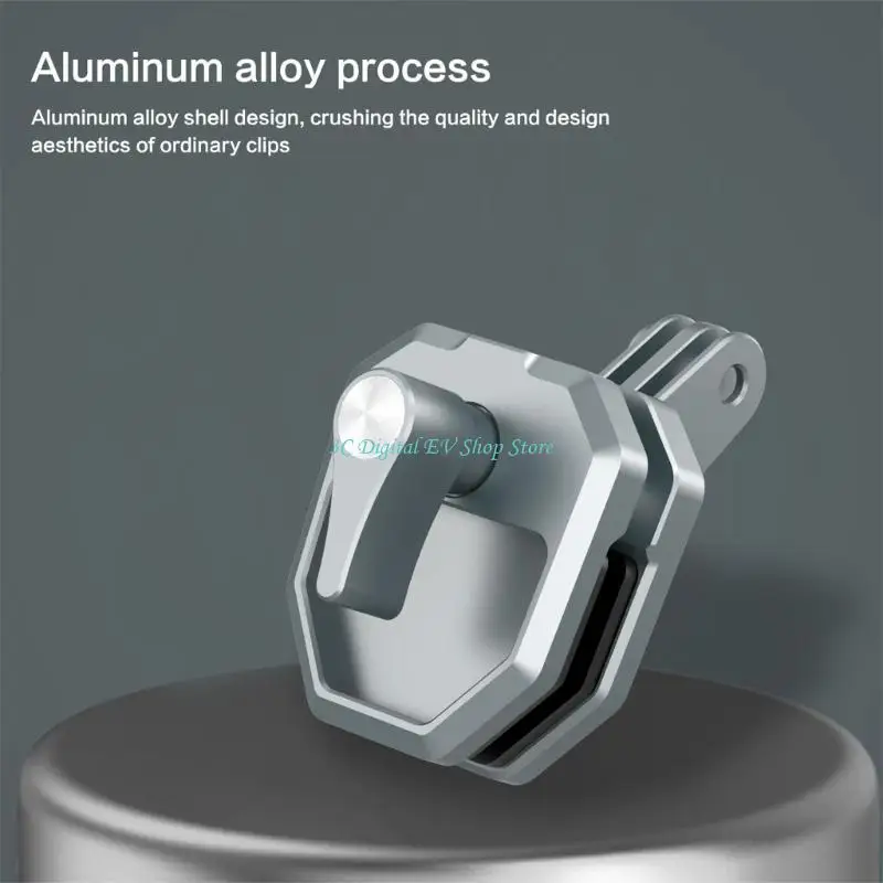 Support caméra action 360° pour moto installé sur le pare-brise, vue de côté montrant la fixation en aluminium.