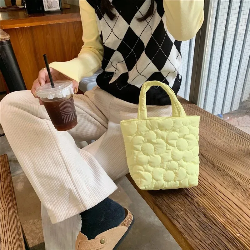 Korean Lovly Flower Large Capacity Storage Bag Lady Shopping Handbag Portable Travel Lipstick Makeup Cosmetic Bag for Women