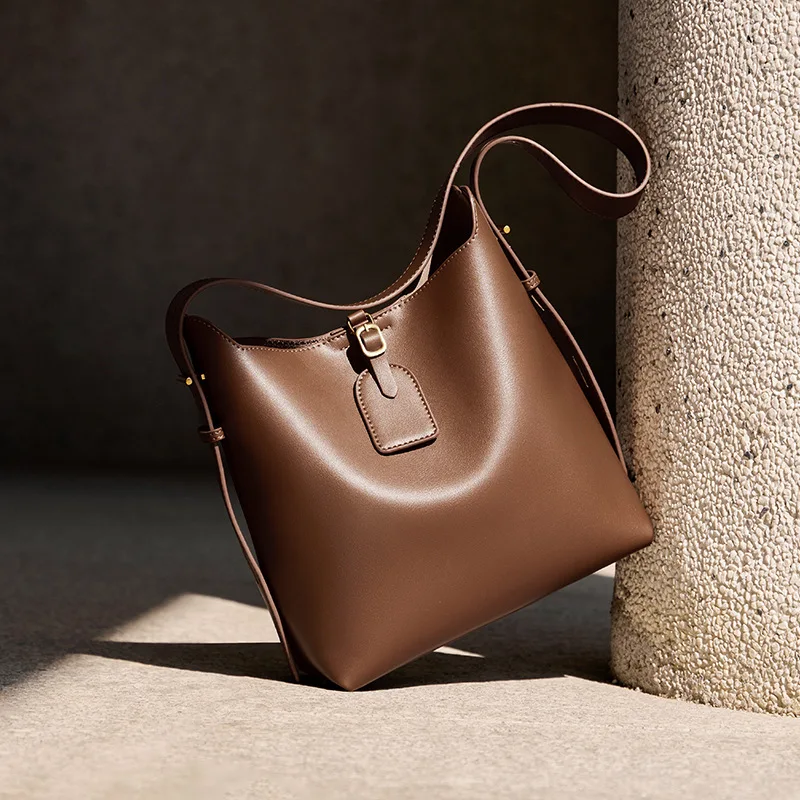 Women&lsquo;s Genuine Leather Shoulder bag Ladies Retro Solid Color Handbag Female Fashion Luxury Design Crossbody Bucket Bags
