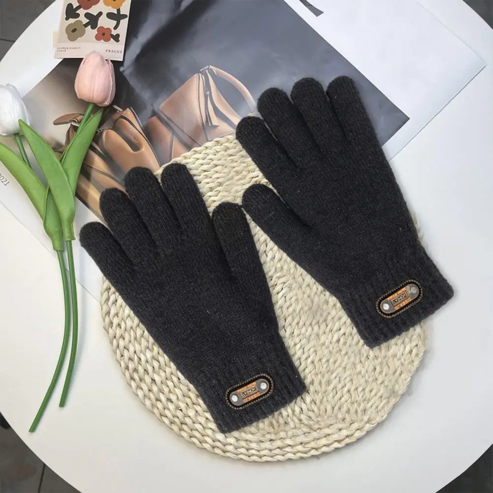 

1 Pair This glove is velvet and thick, very suitable for cold winters