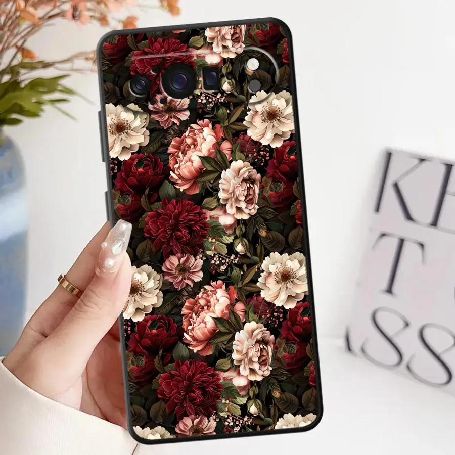 Retro Floral Print Phone Cover Case – Stylish and Protective Sleeve