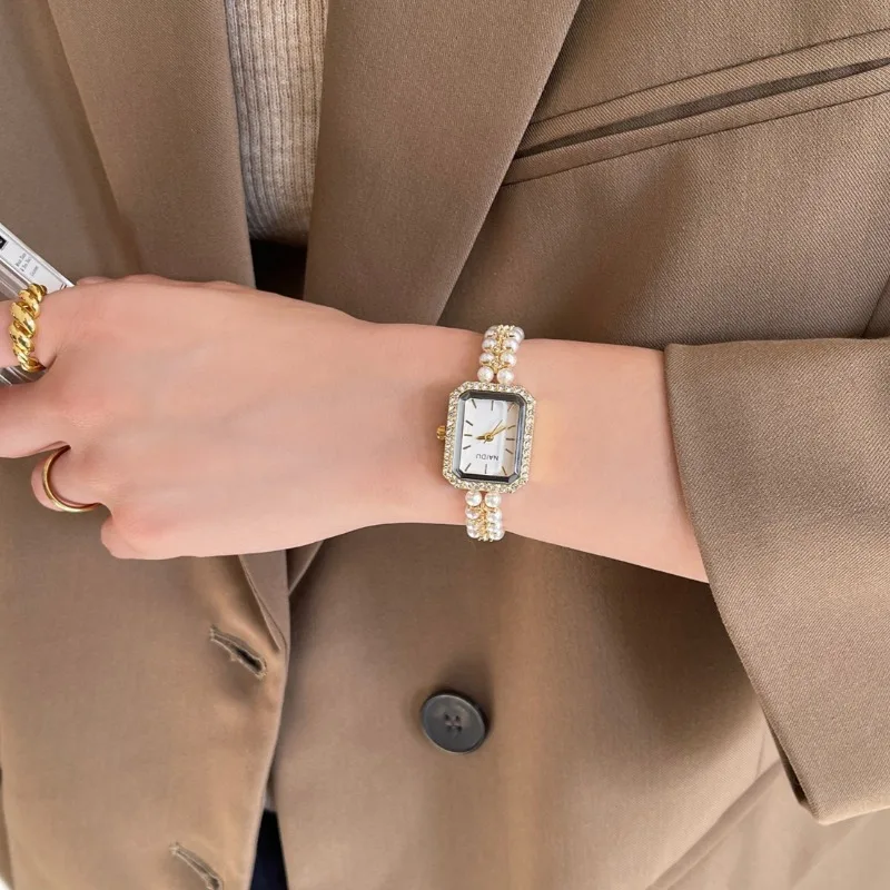 Women Bracelet Watch Fashion Small Square Dial Ladies Vintage Shell Pearls Chain Quartz Wristwatch Female Clock